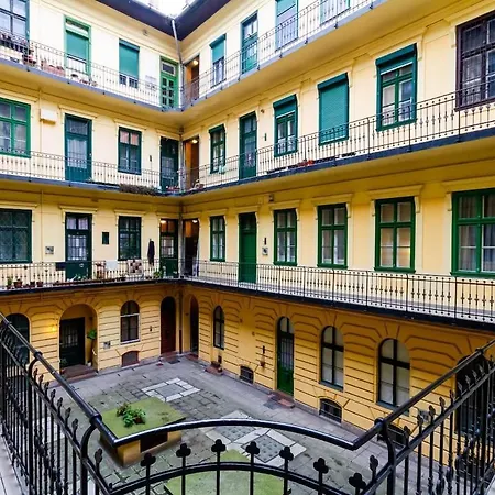 아파트 D8 Downtown Haven In Kadar Street By Nw