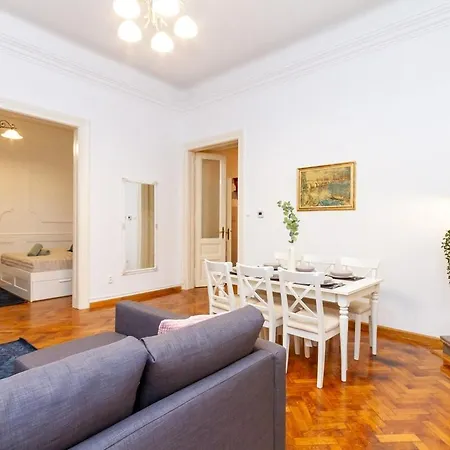 D8 Downtown Haven In Kadar Street By Nw