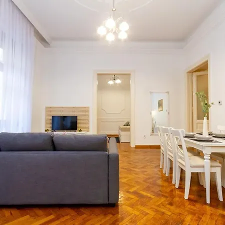 Appartamento D8 Downtown Haven In Kadar Street By Nw